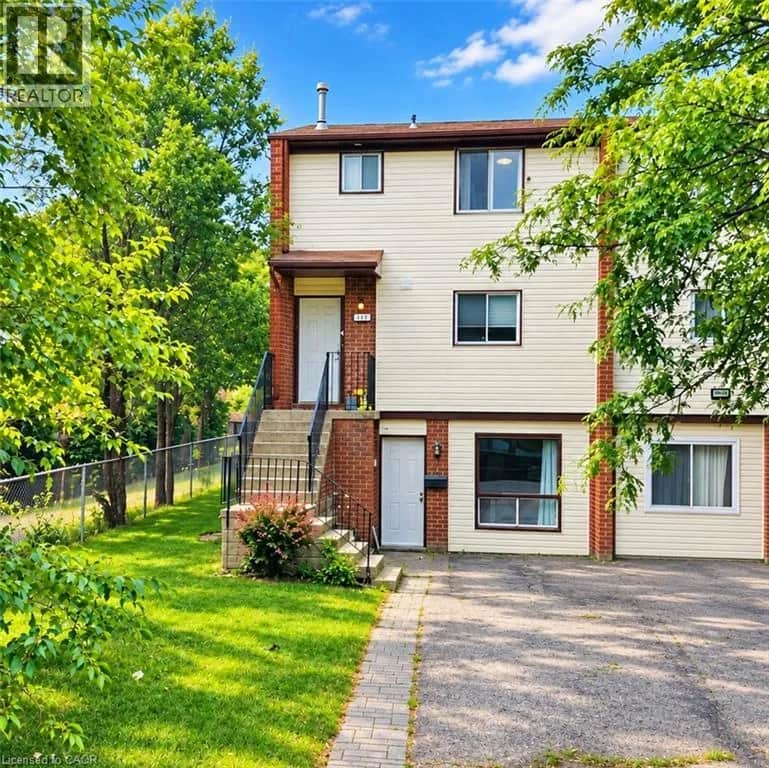 421 BAIRSTOW Crescent