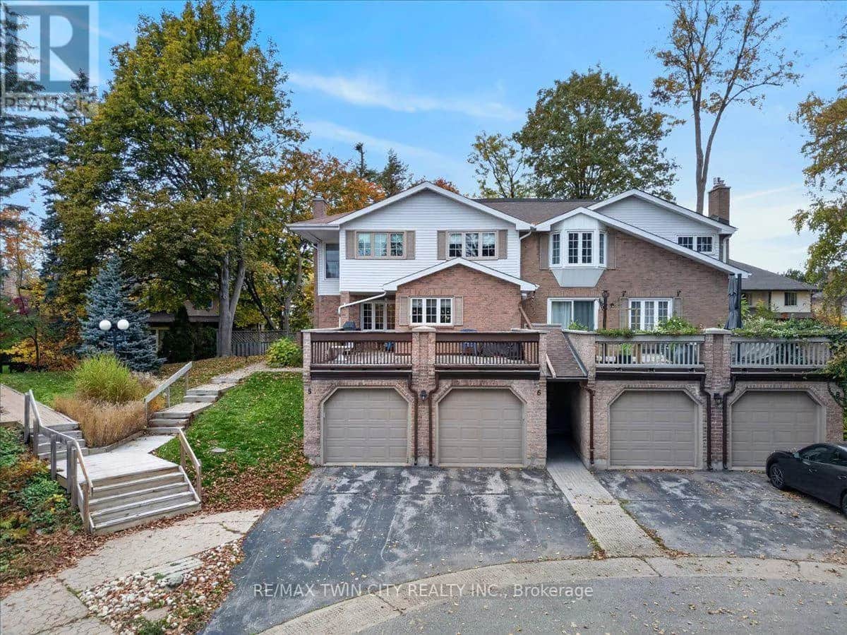 6 - 250 KINGSWOOD DRIVE