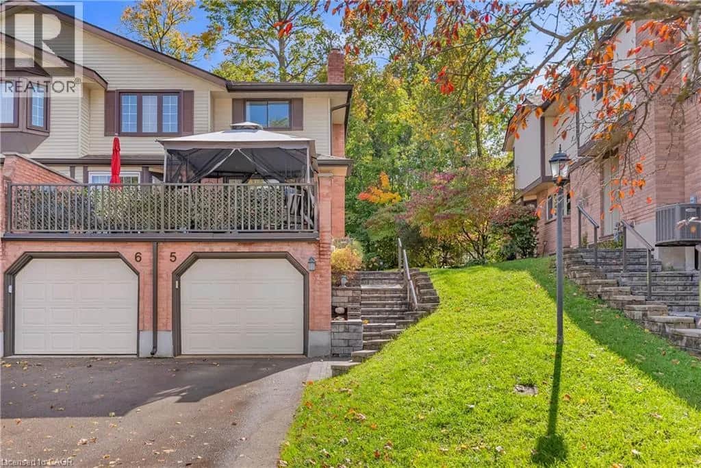 232 KINGSWOOD Drive Unit# 5