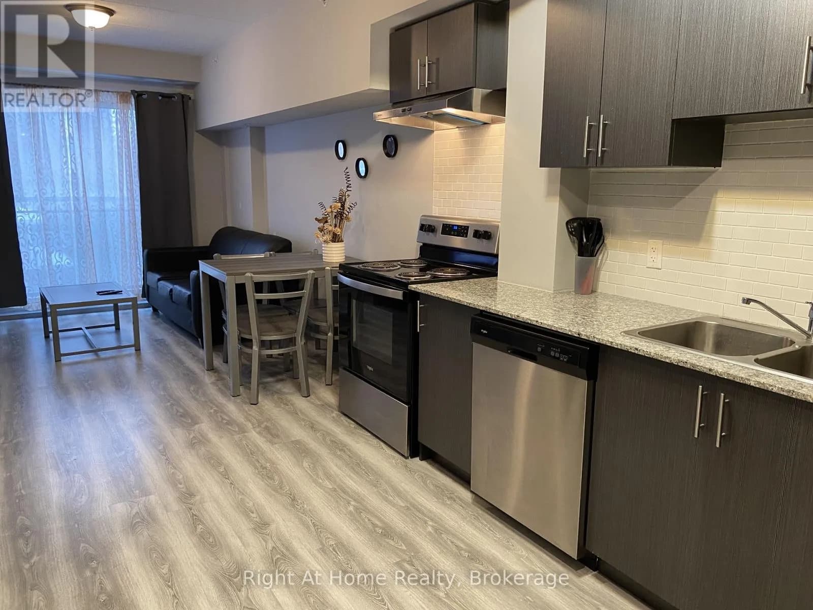 F202 - 275 LARCH STREET — photo 3 of 20