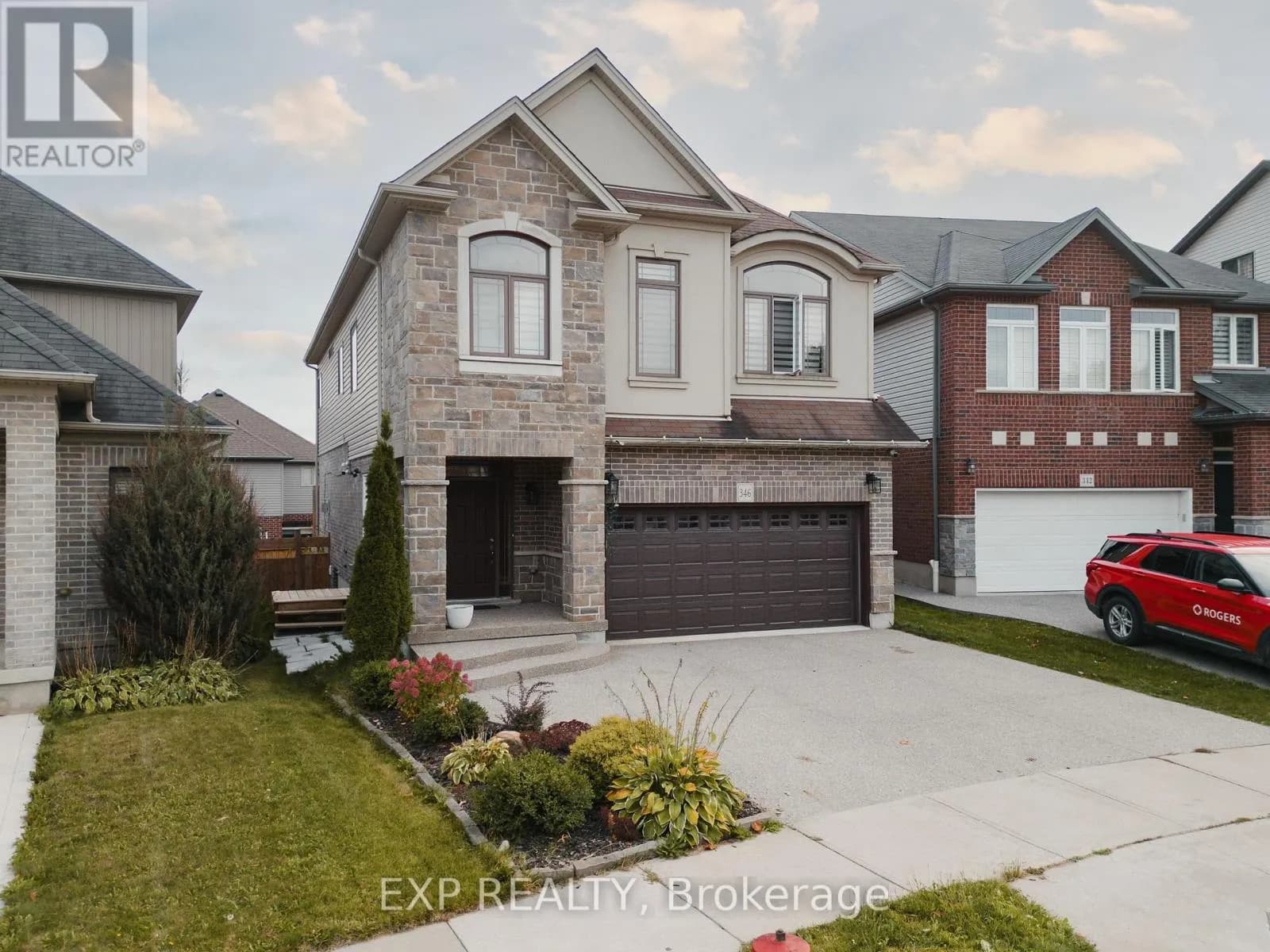 346 MOORLANDS CRESCENT — photo 1 of 44