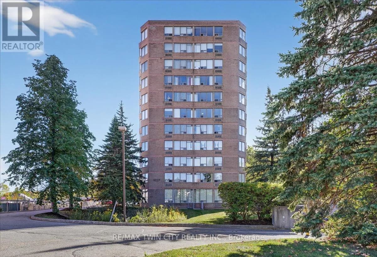 506 - 3227 KING STREET E — photo 1 of 50