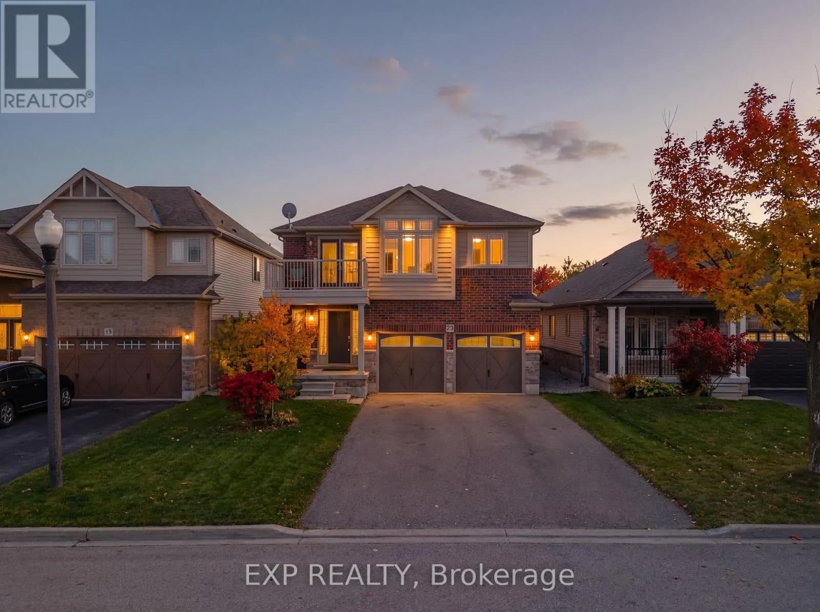 23 DOON CREEK STREET — photo 1 of 44