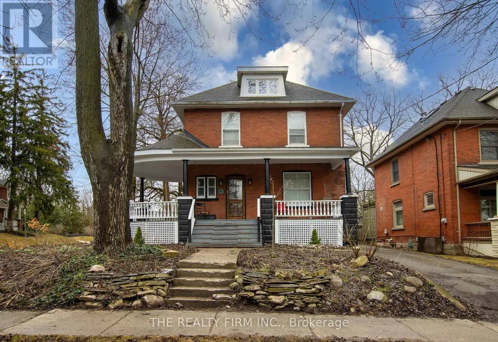3 DALY AVENUE — photo 1 of 41