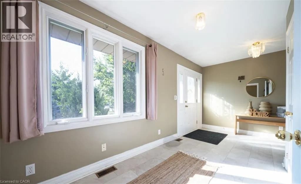 385 MOUNT PLEASANT Road — photo 4 of 33