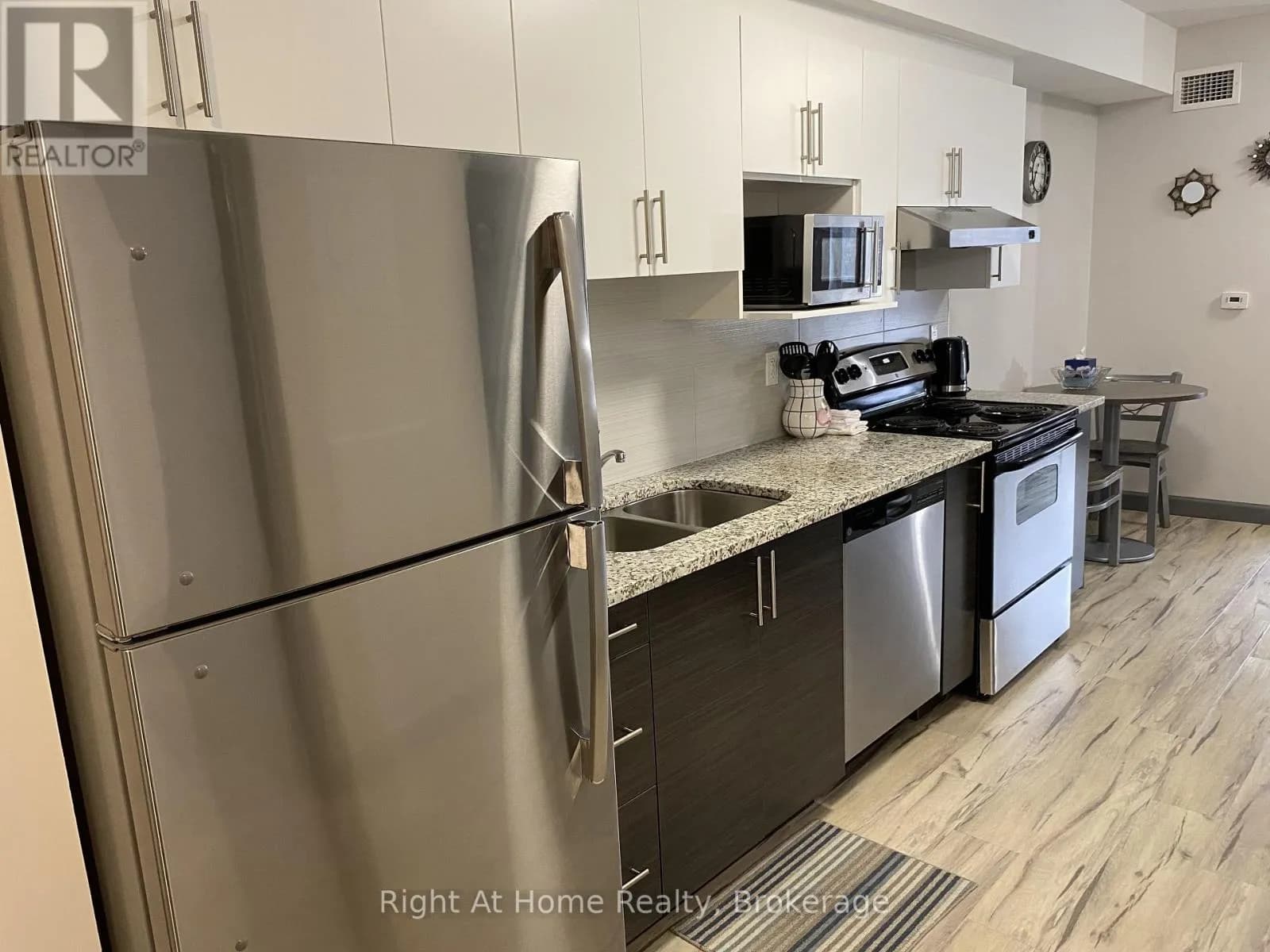 1710 - 258A SUNVIEW STREET — photo 3 of 20