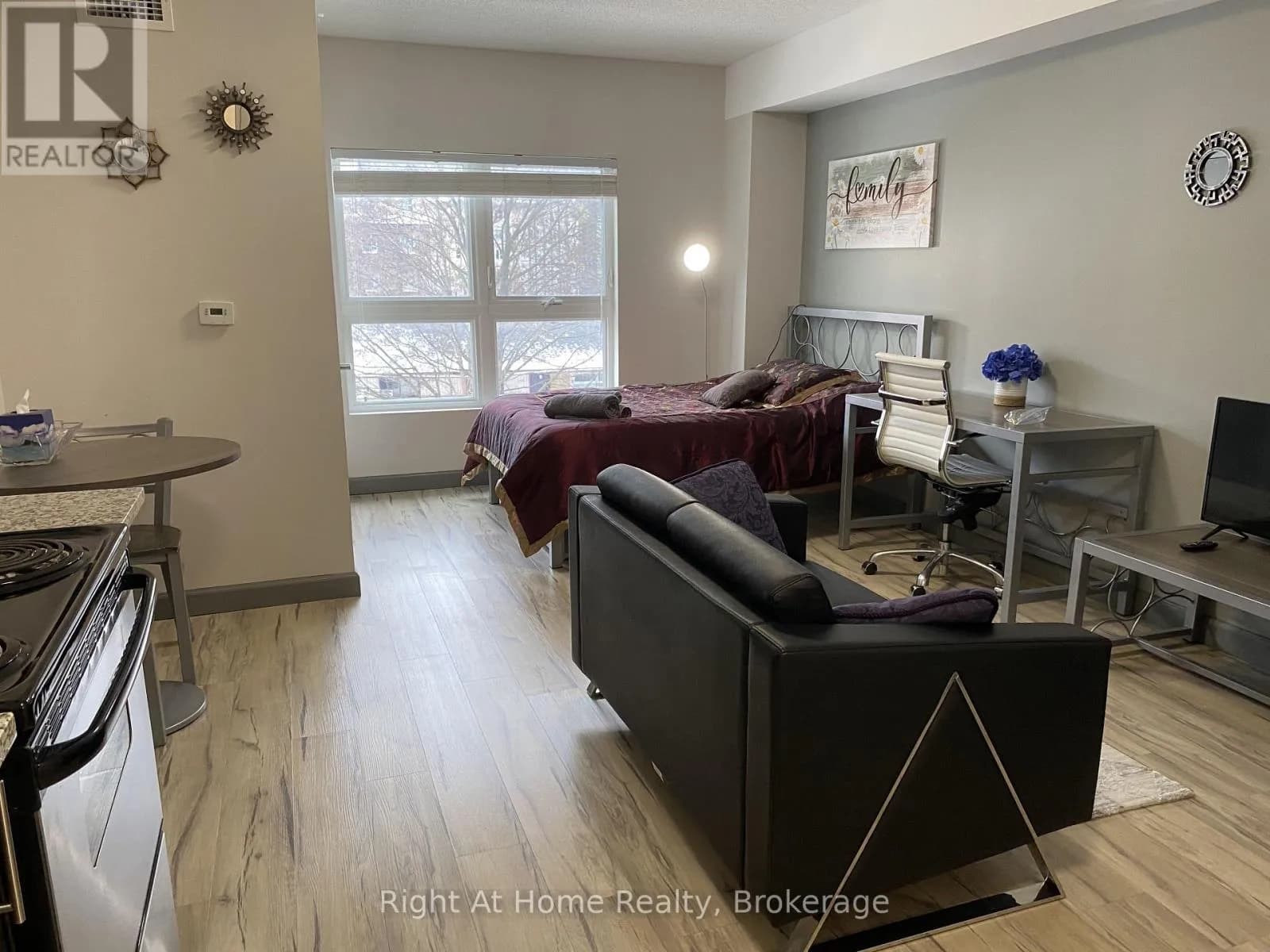 1710 - 258A SUNVIEW STREET — photo 4 of 20