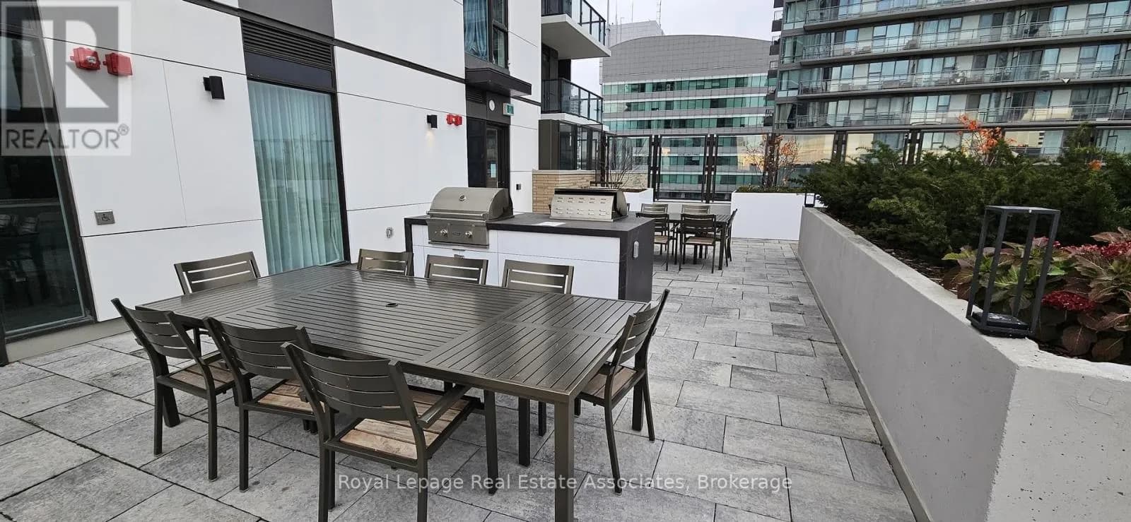 409 - 55 DUKE STREET W — photo 4 of 29
