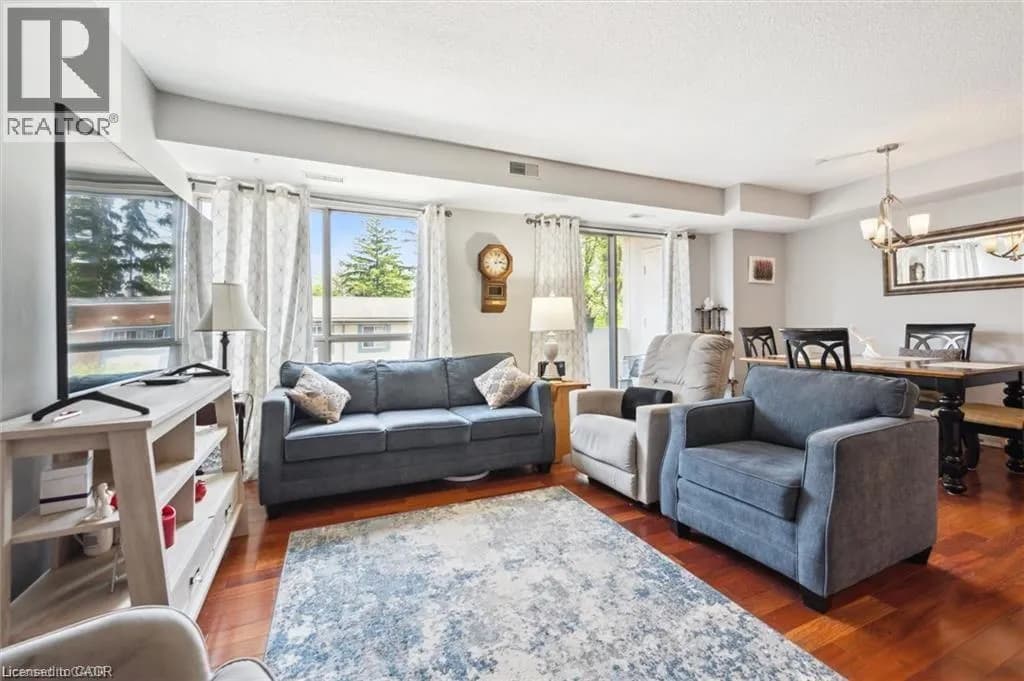 3267 KING Street E Unit# 204 — photo 4 of 26
