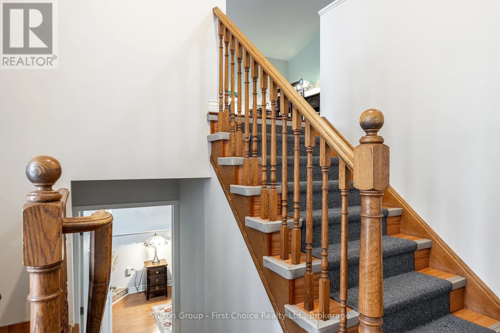 27 MCQUEEN COURT — photo 5 of 41
