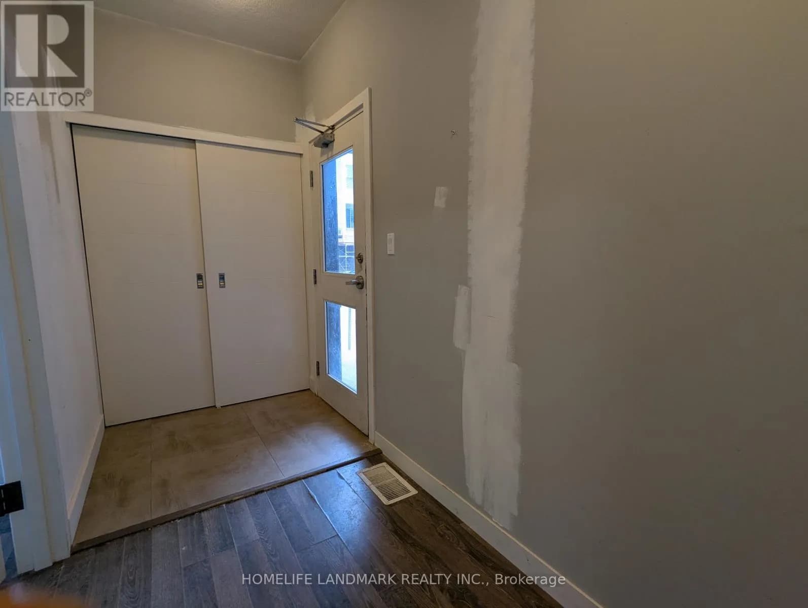 T102 - 62 BALSAM STREET — photo 2 of 47
