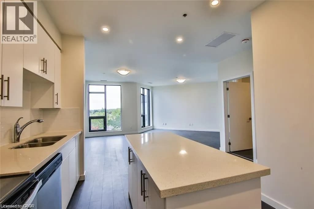 690 KING Street W Unit# 522 — photo 1 of 27