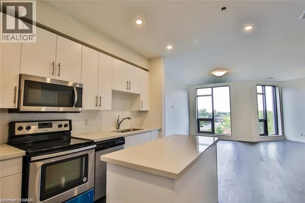 690 KING Street W Unit# 522 — photo 4 of 27