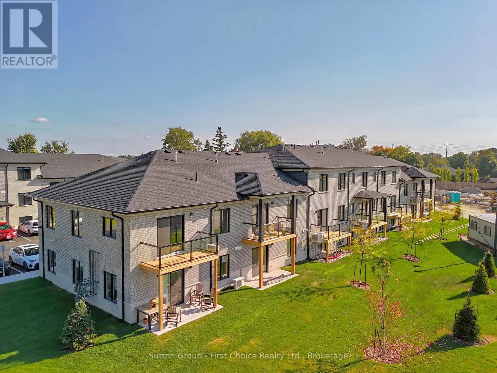 UNIT 42 - 3202 VIVIAN LINE — photo 4 of 24