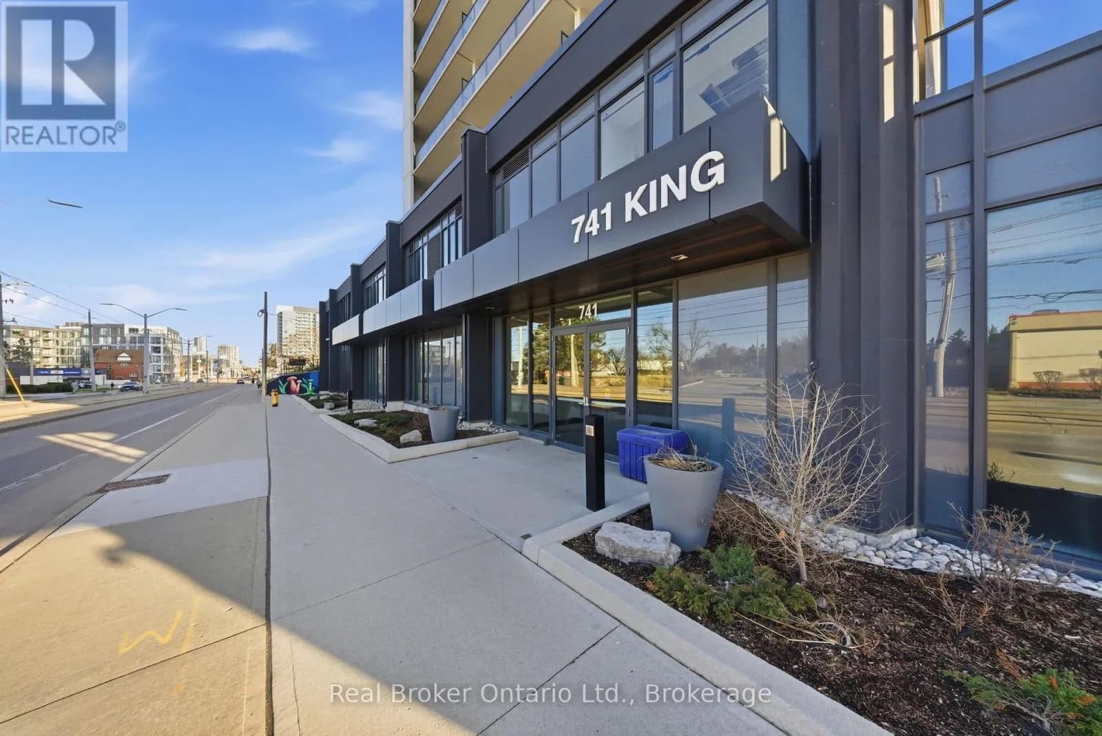 107 - 741 KING STREET W — photo 3 of 34
