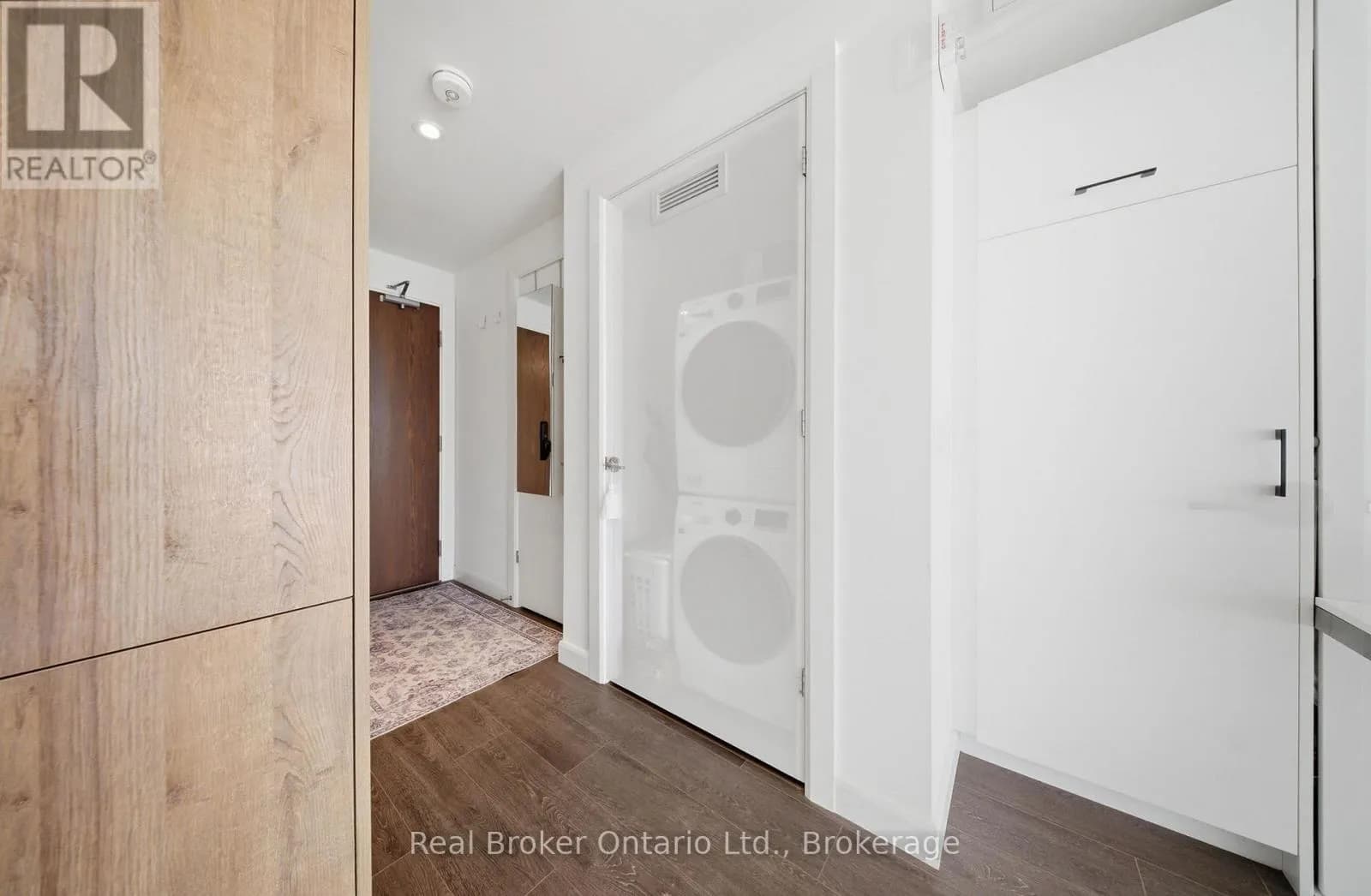 107 - 741 KING STREET W — photo 5 of 34
