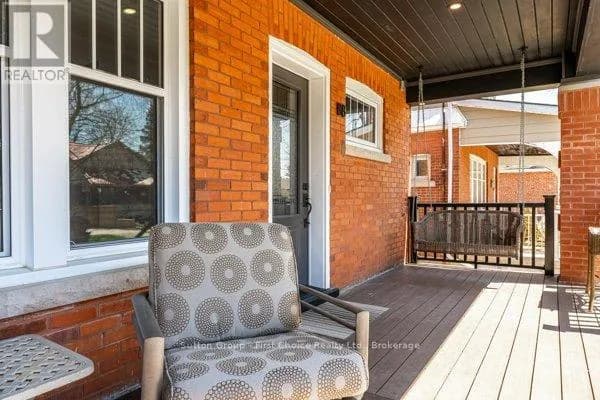 88 NORMAN STREET — photo 3 of 47