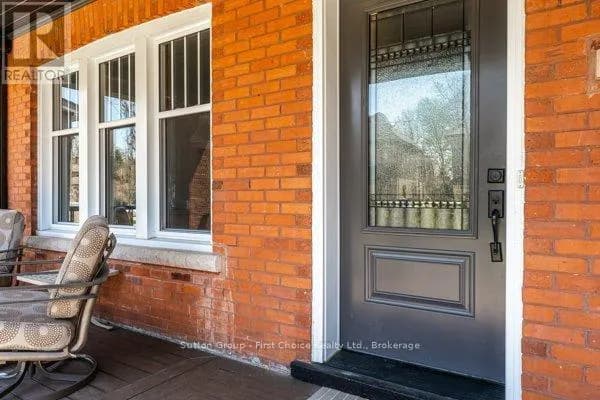88 NORMAN STREET — photo 4 of 47