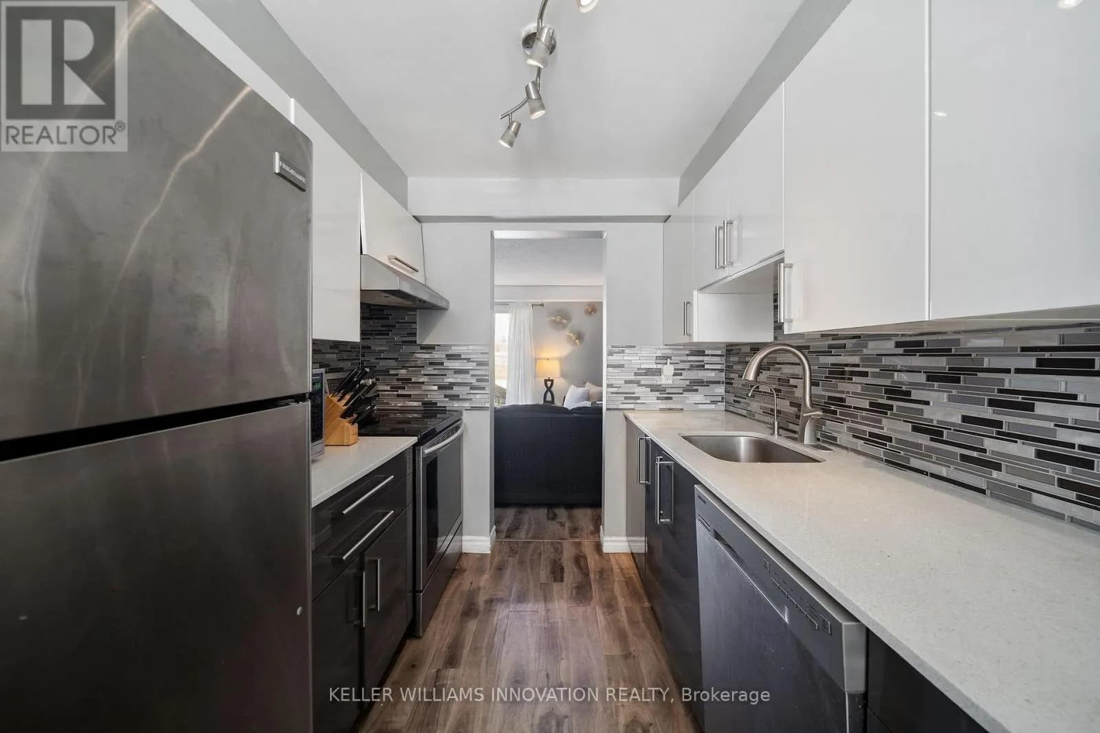 20 - 160 RITTENHOUSE ROAD — photo 5 of 39