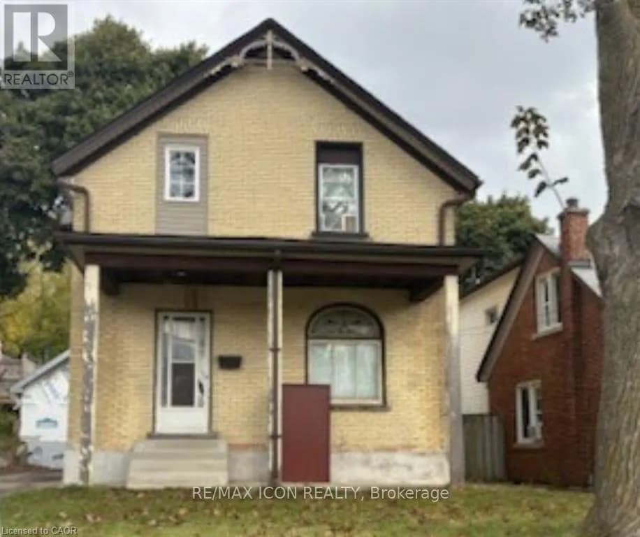 138 COURTLAND AVENUE E — photo 1 of 33