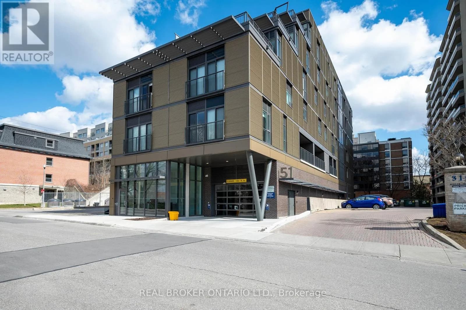207 - 51 DAVID STREET — photo 2 of 35