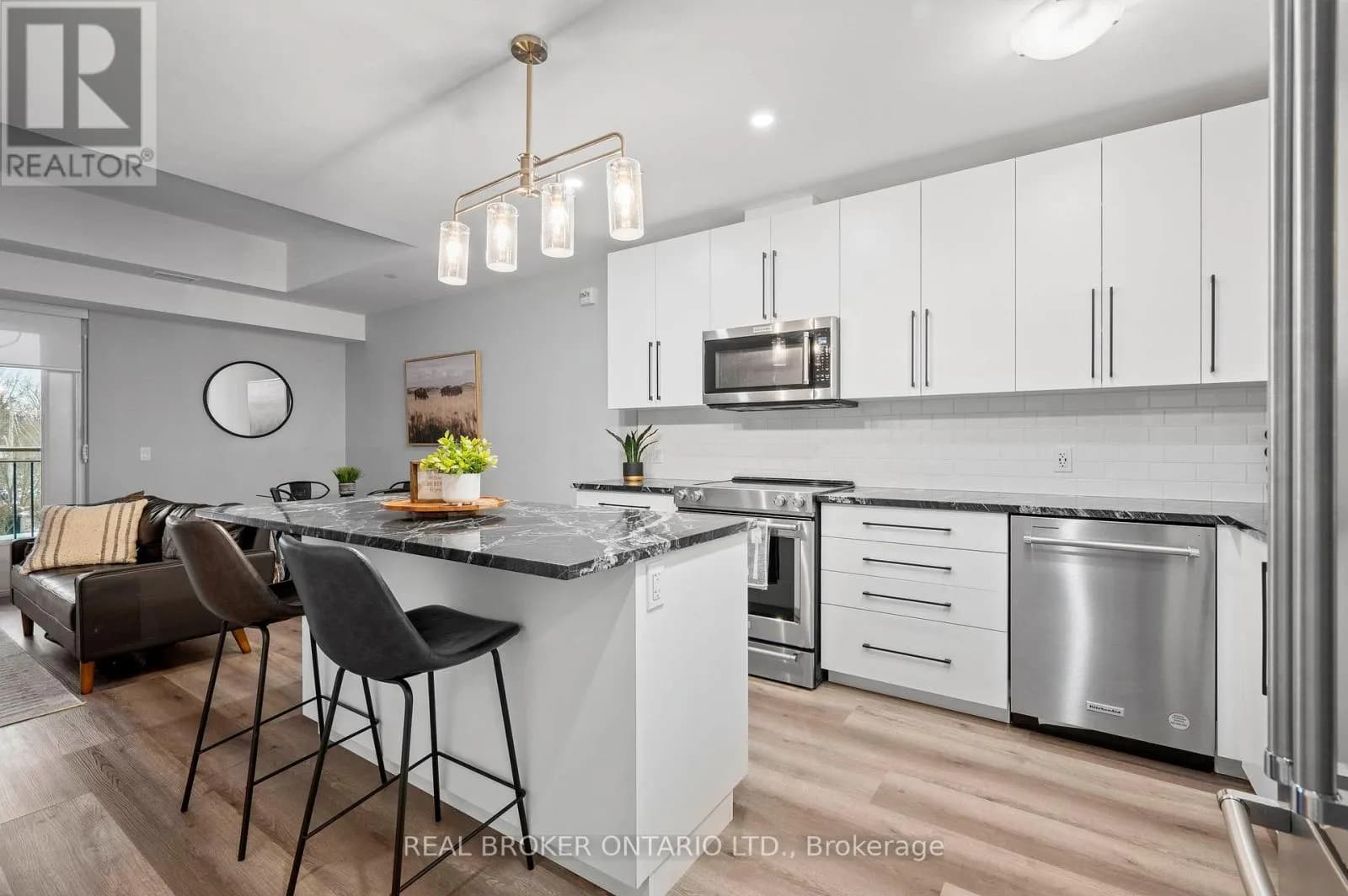 207 - 51 DAVID STREET — photo 5 of 35