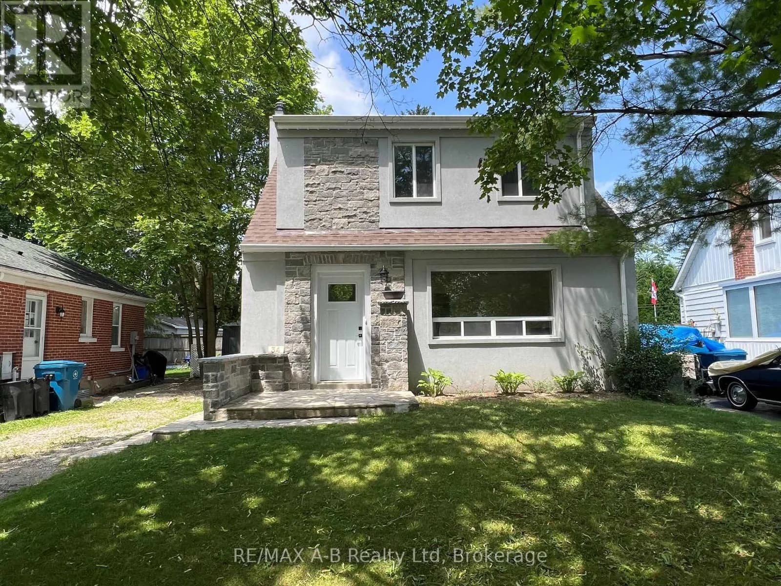 34 SOMERSET STREET — photo 4 of 36
