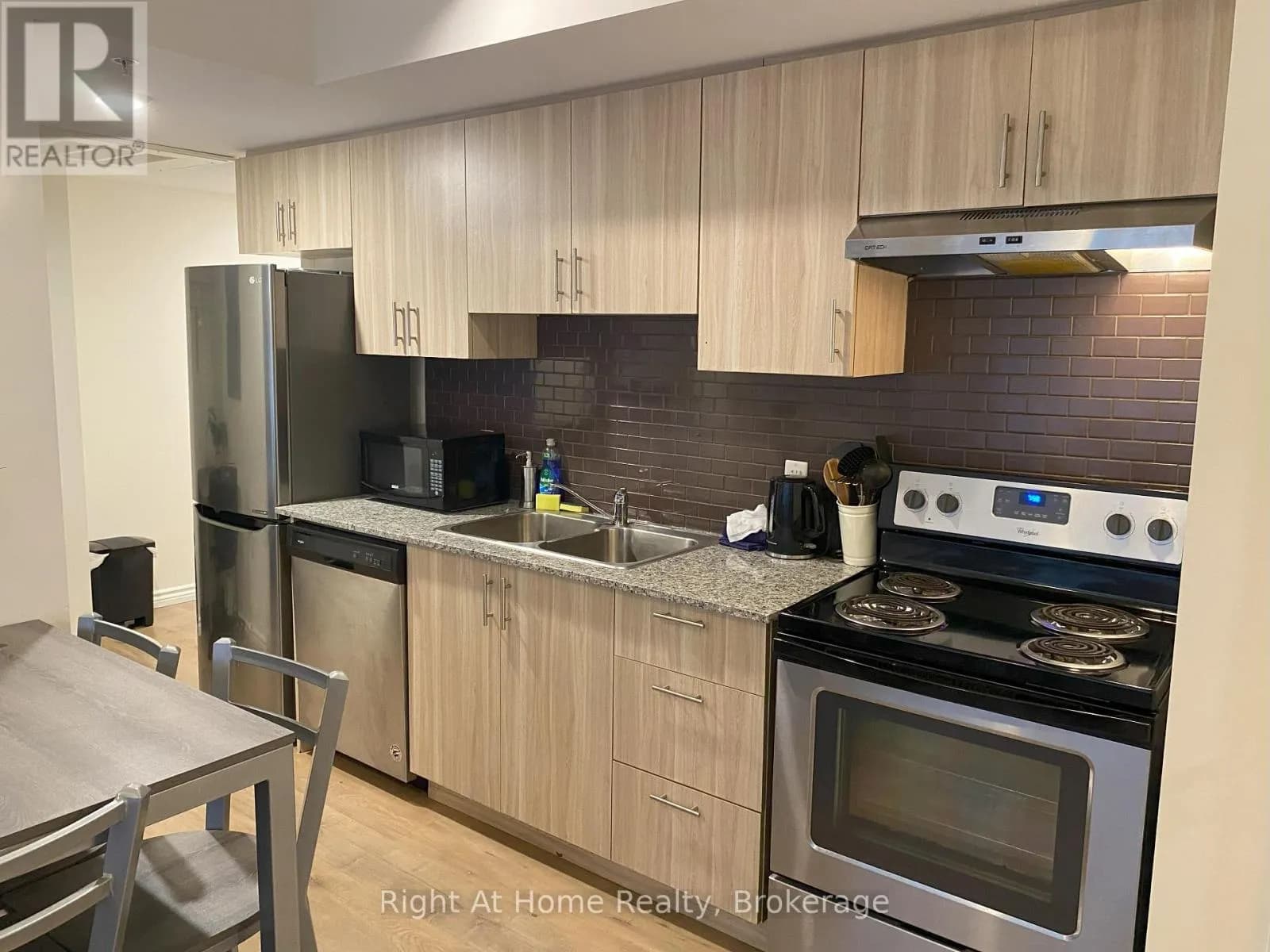 G204 - 275 LARCH STREET — photo 3 of 26