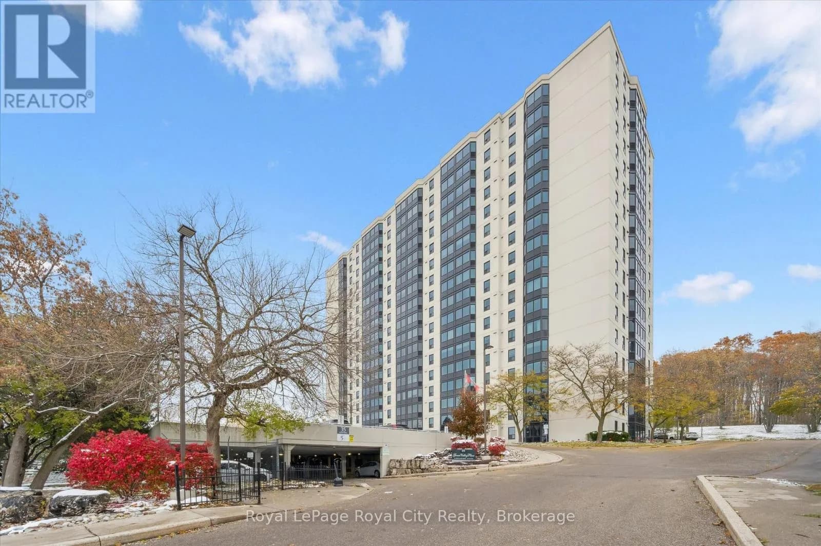 1410 - 35 GREEN VALLEY DRIVE — photo 1 of 47