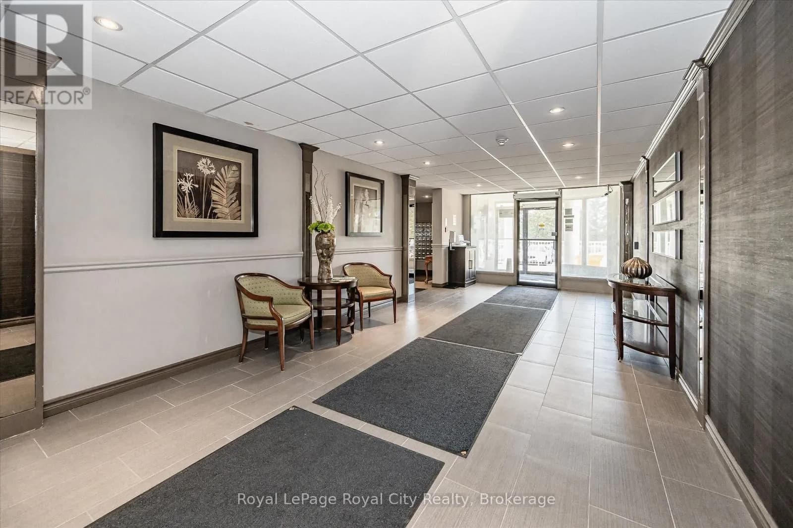 1410 - 35 GREEN VALLEY DRIVE — photo 5 of 47