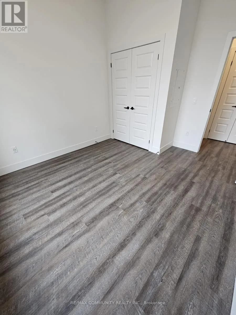 106 - 107 ROGER STREET — photo 5 of 7