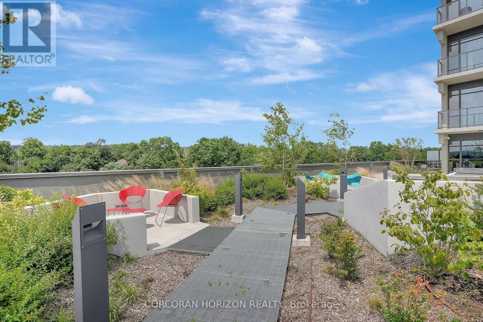 1511 - 15 GLEBE STREET — photo 4 of 35
