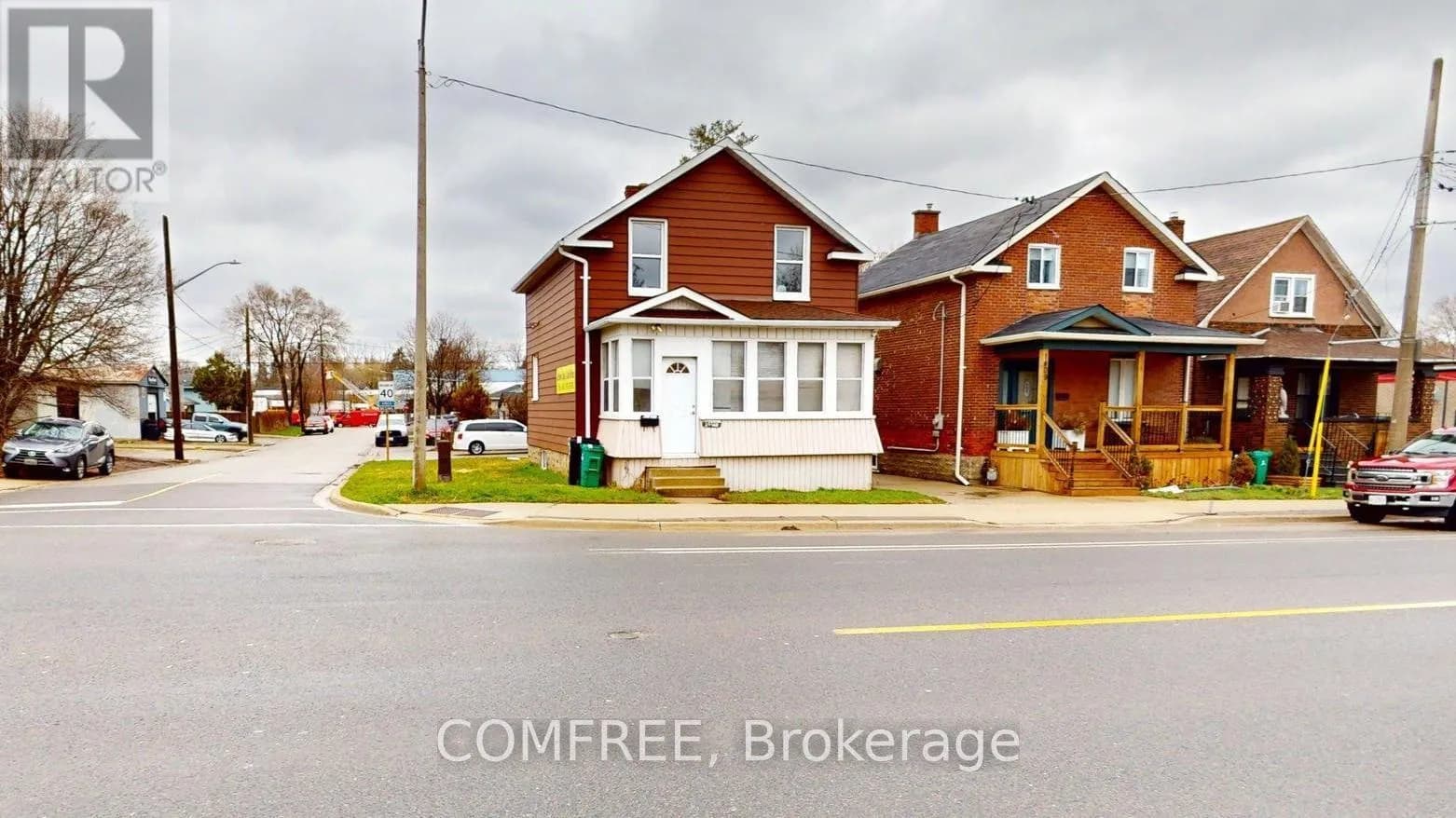 1405 KING STREET E — photo 1 of 26