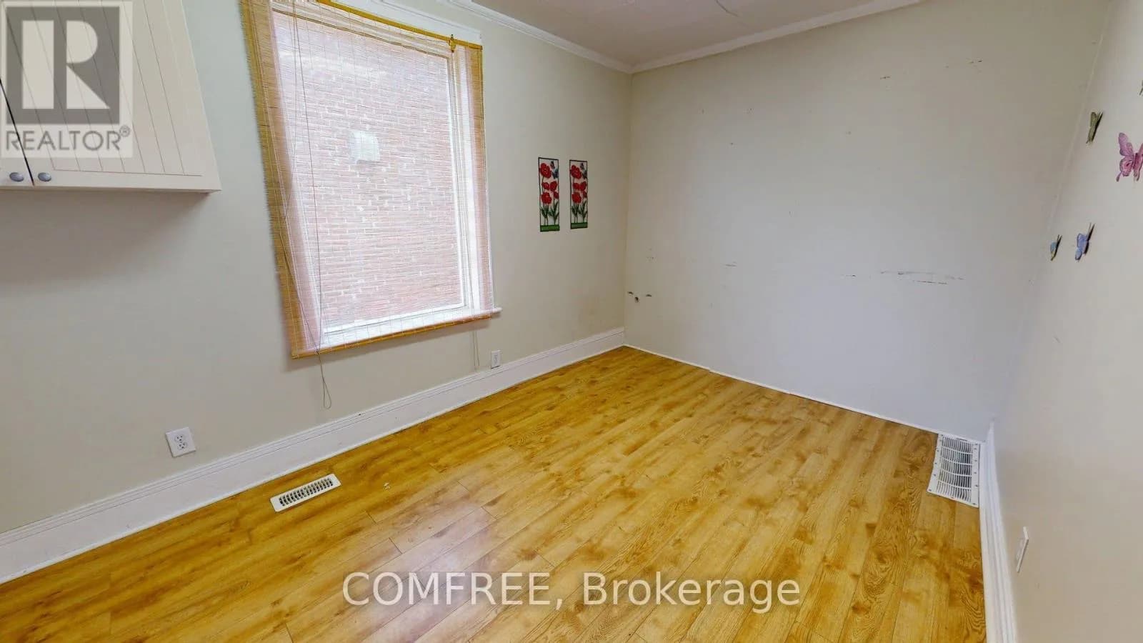 1405 KING STREET E — photo 2 of 26