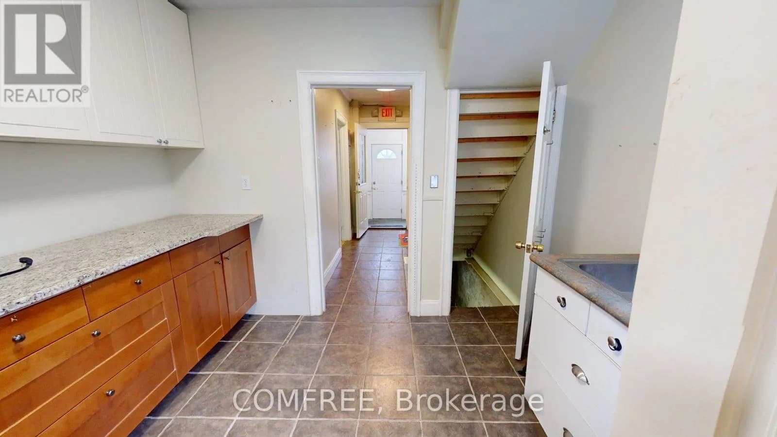 1405 KING STREET E — photo 5 of 26