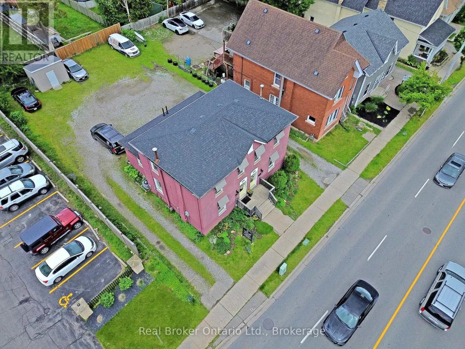 275 BRANT AVENUE — photo 5 of 15