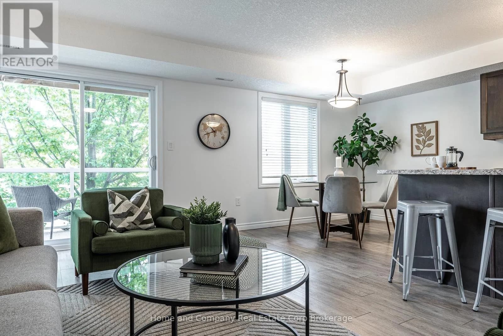 4 - 148 BORDEN STREET — photo 4 of 34