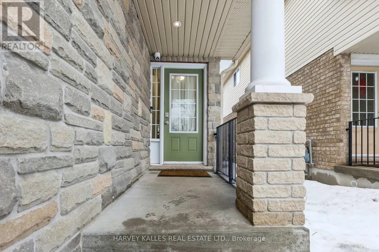 409 TEALBY CRESCENT — photo 4 of 44