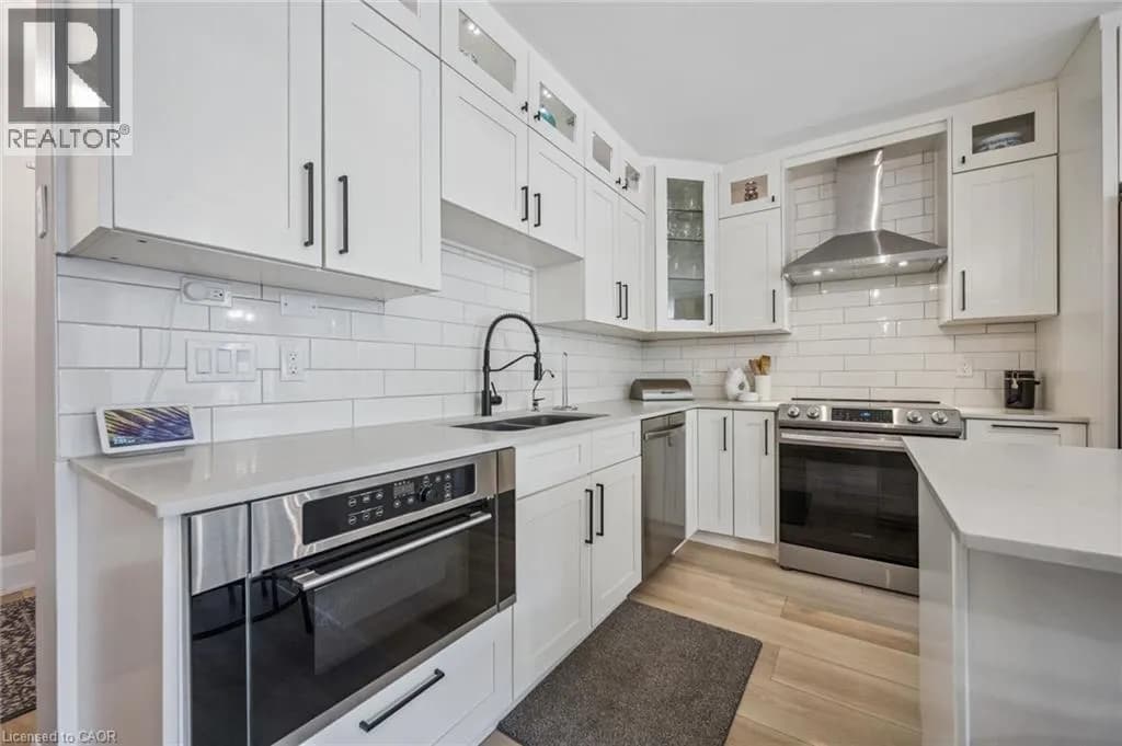 688 PRESTON Parkway Unit# 101 — photo 4 of 40