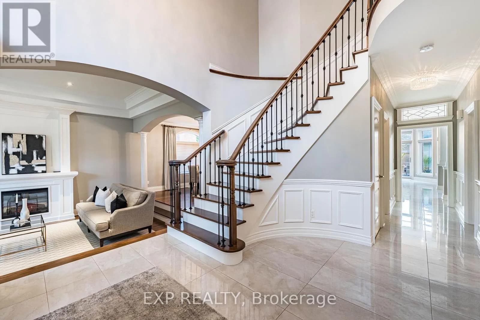 83 BLACKFRIAR LANE — photo 4 of 50