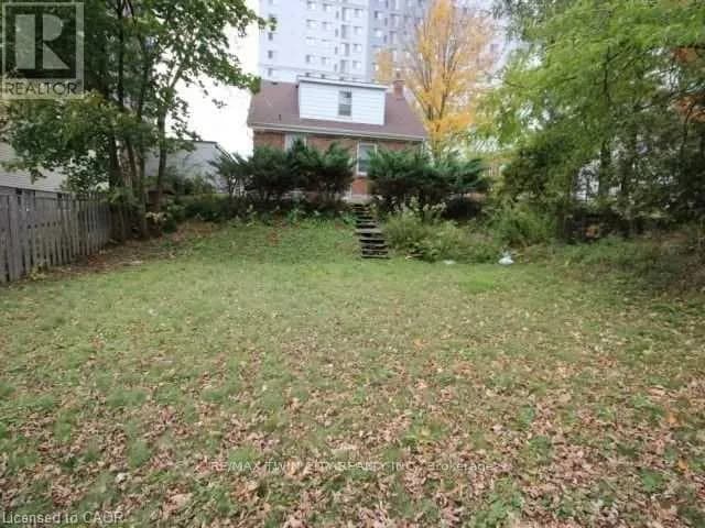 342 KING ST N STREET N — photo 3 of 7
