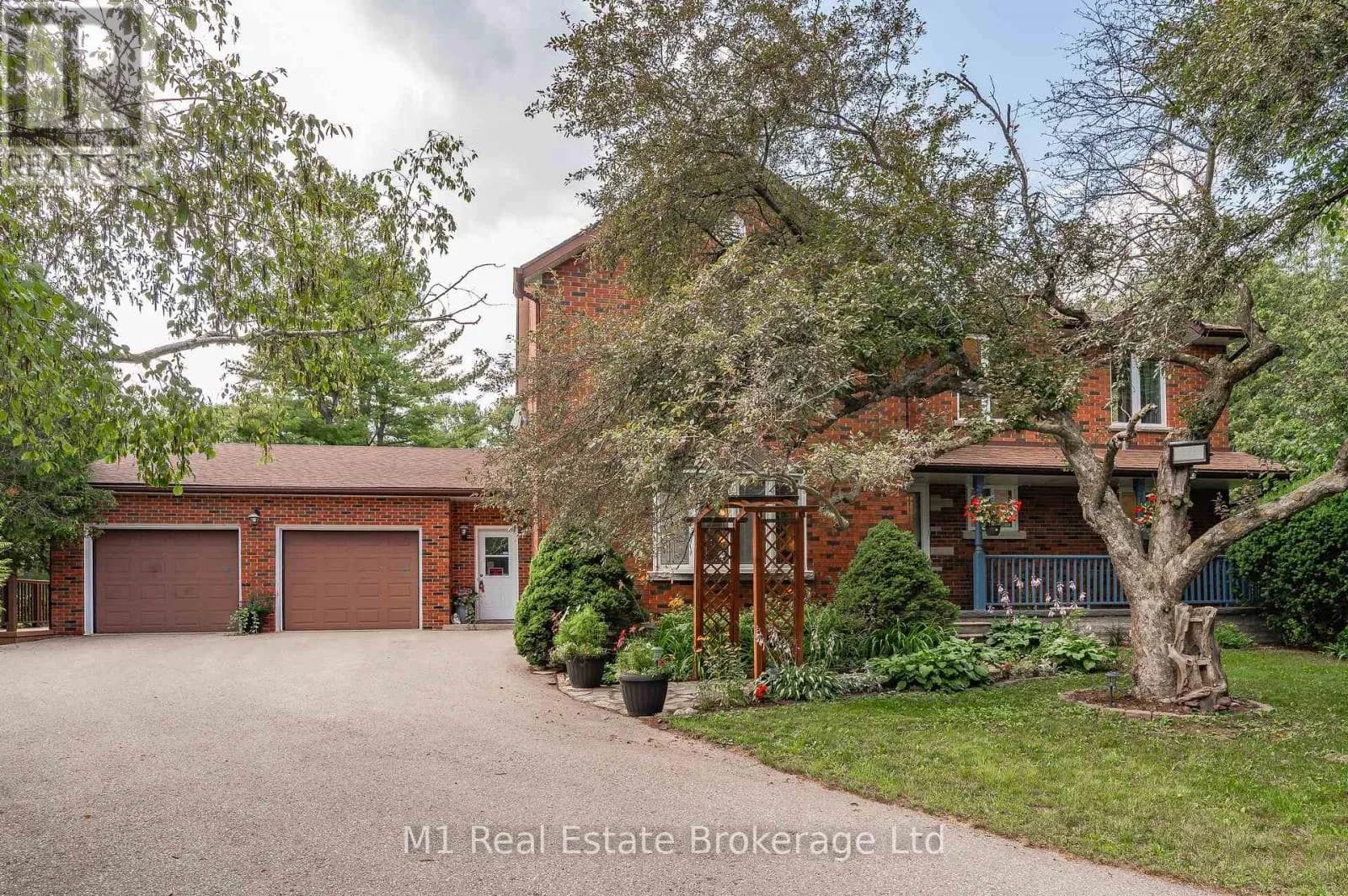 6946 FIFE ROAD — photo 4 of 47