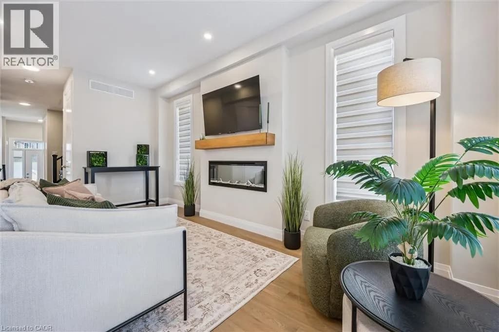 113 CATHERINE Street — photo 3 of 30
