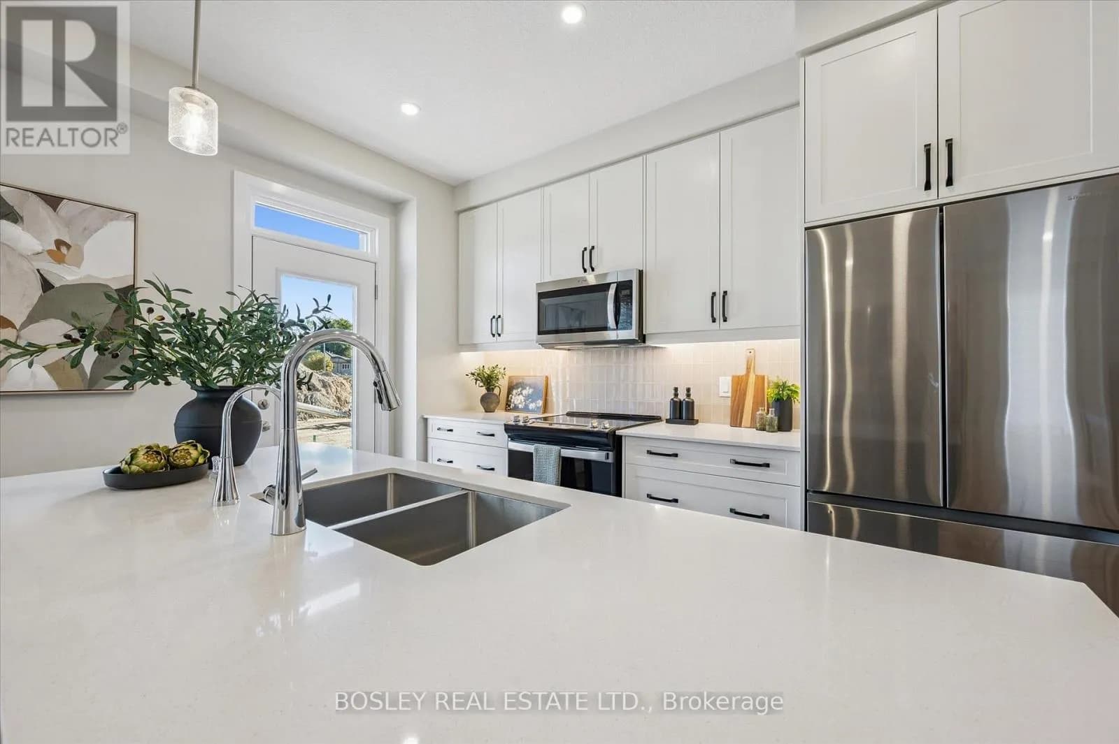 113 CATHERINE STREET — photo 5 of 30