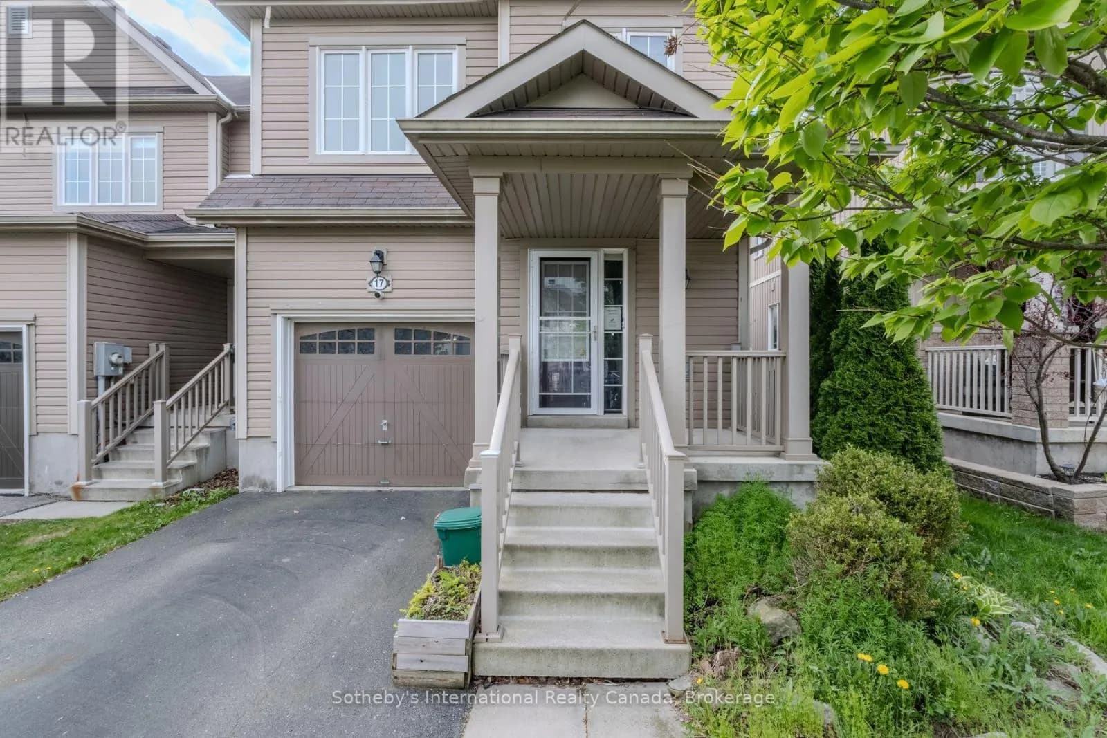 17 DWYER COURT — photo 3 of 24