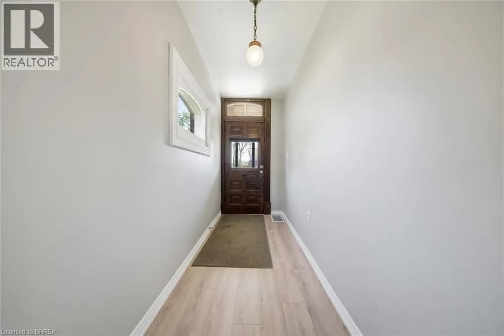 76 BROCK Street — photo 4 of 34
