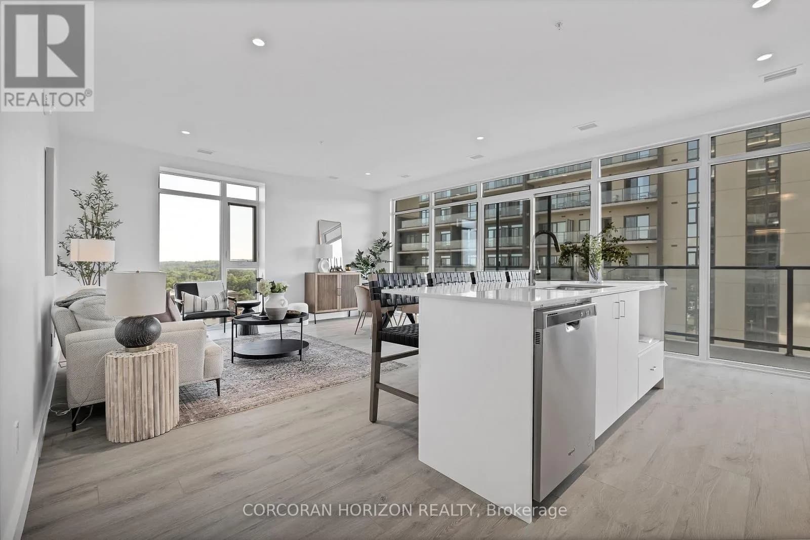 1702 - 50 GRAND AVENUE S — photo 3 of 35