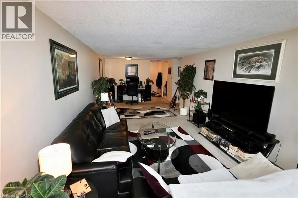 55 GREEN VALLEY Drive Unit# 404 — photo 4 of 15