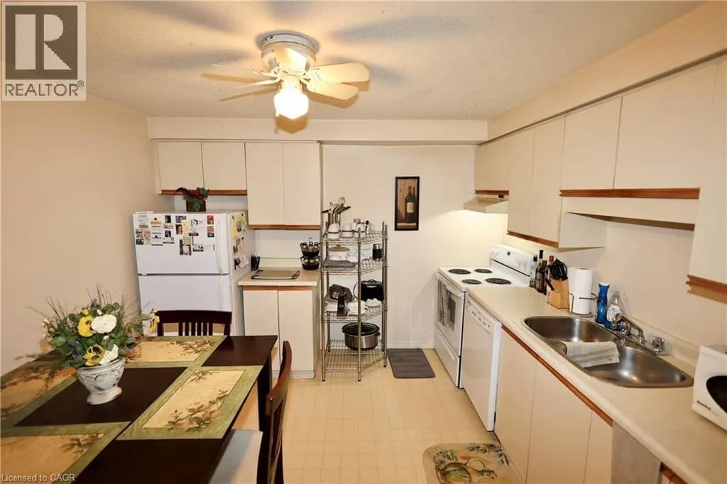 55 GREEN VALLEY Drive Unit# 404 — photo 5 of 15