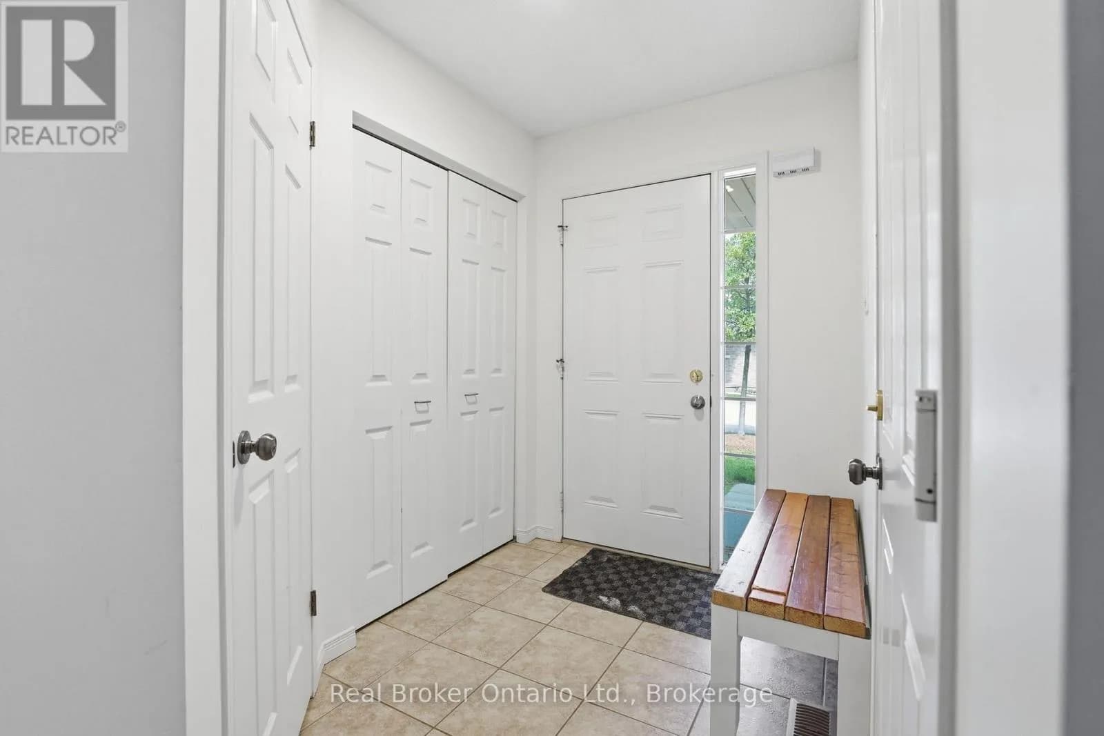 19 - 10 FALLOWFIELD DRIVE — photo 4 of 33